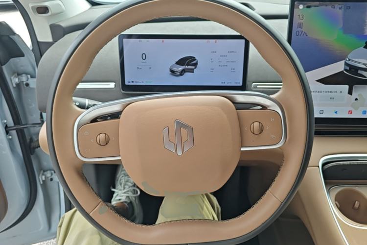 Used Leapmotor C11 2026 All-Electric 640 LiDAR Prestige Edition Steering Wheel