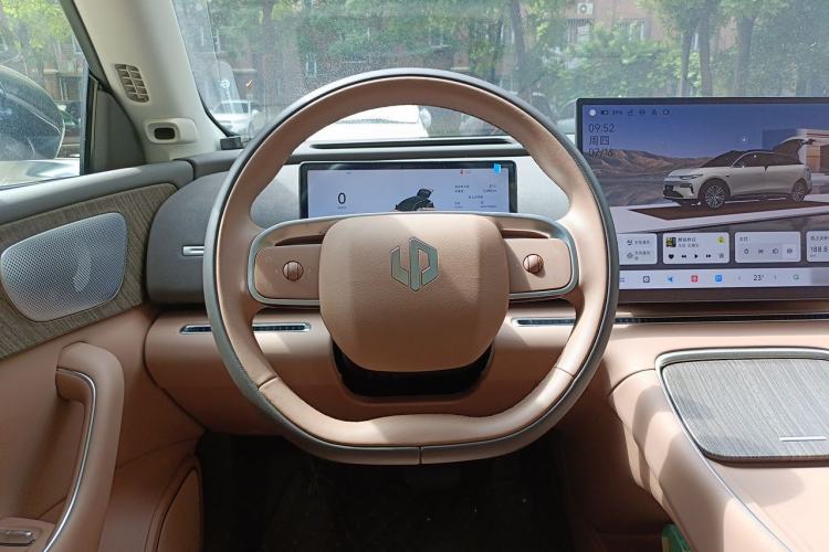 Used Leapmotor C11 2026 Range-Extended 300 LiDAR Prestige Edition Steering Wheel