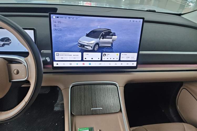 Used Leapmotor C11 2026 All-Electric 640 LiDAR Prestige Edition Audio And AC Panel