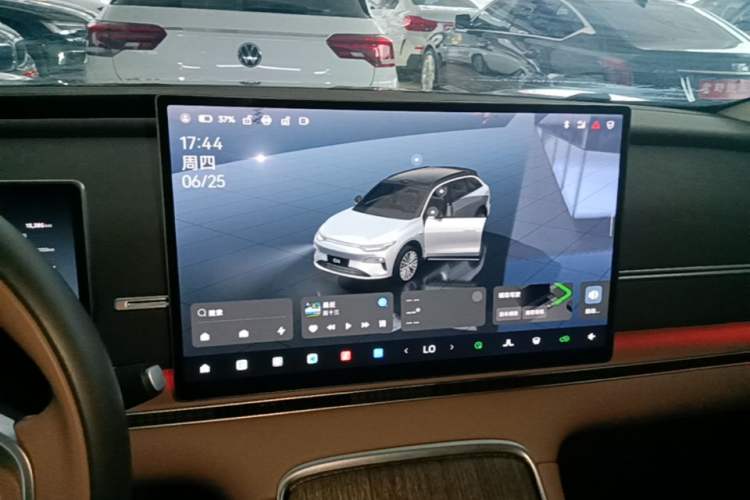Used Leapmotor C11 2026 All-Electric 640 LiDAR Prestige Edition Audio And AC Panel