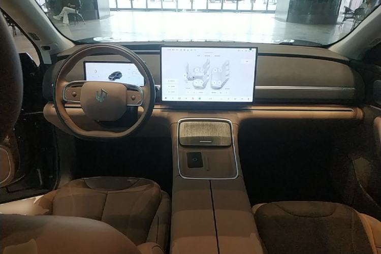 Used Leapmotor C11 2026 All-Electric 640 LiDAR Prestige Edition Center Console