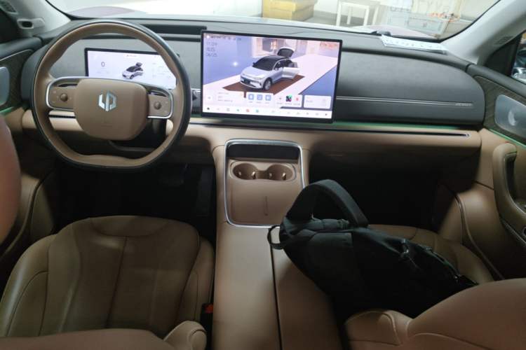 Used Leapmotor C11 2026 All-Electric 640 LiDAR Prestige Edition Center Console