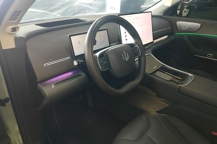 Used Leapmotor C11 2026 Range-Extended 300 LiDAR Prestige Edition Center Console