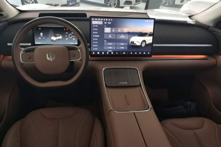 Used Leapmotor C11 2026 All-Electric 640 LiDAR Prestige Edition Center Console