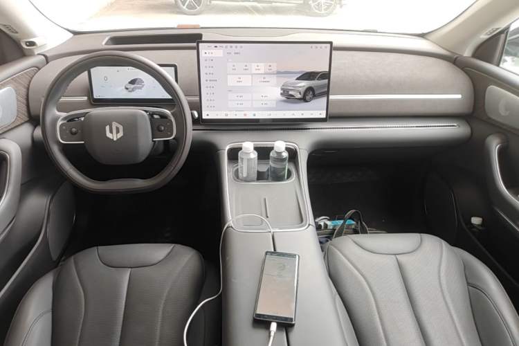 Used Leapmotor C11 2026 All-Electric 640 LiDAR Prestige Edition Center Console