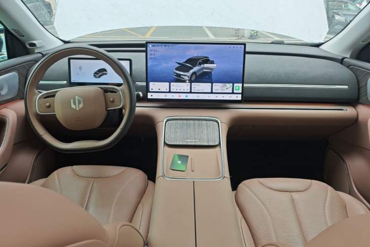 Used Leapmotor C11 2026 All-Electric 640 LiDAR Prestige Edition Center Console