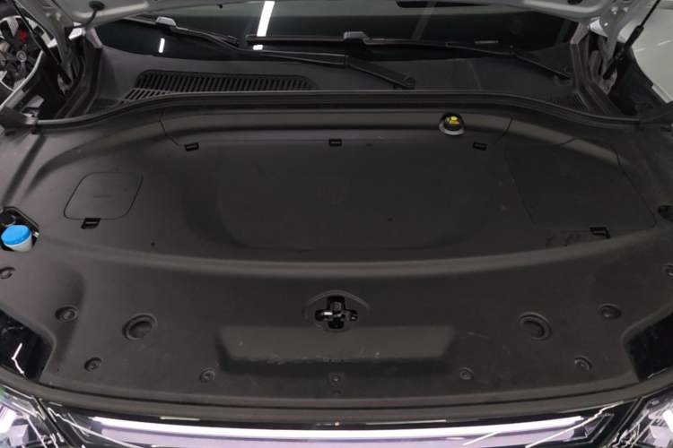 Used Leapmotor C11 2026 All-Electric 640 LiDAR Prestige Edition Engine Bay