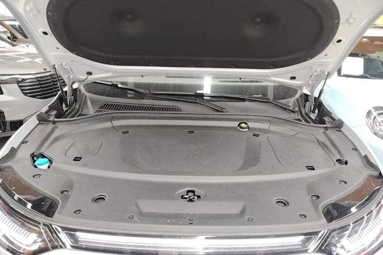 Used Leapmotor C11 2026 All-Electric 640 LiDAR Prestige Edition Engine Bay