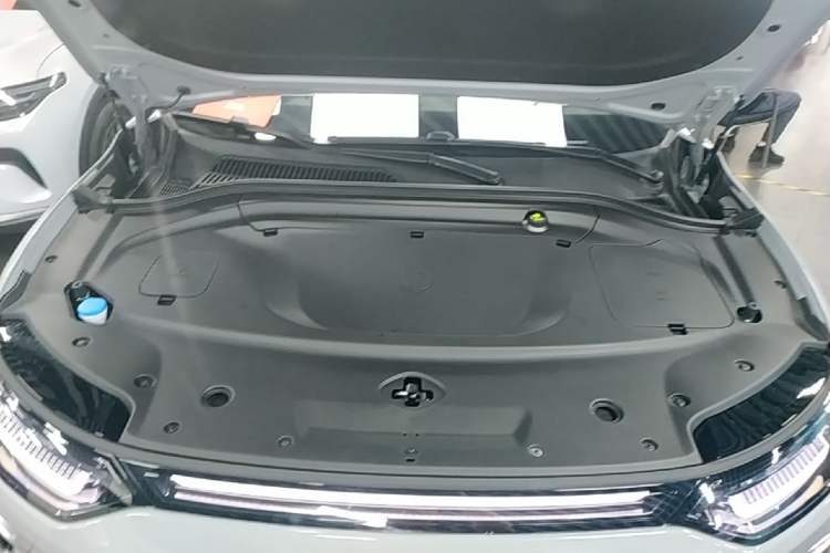 Used Leapmotor C11 2026 All-Electric 640 LiDAR Prestige Edition Engine Bay