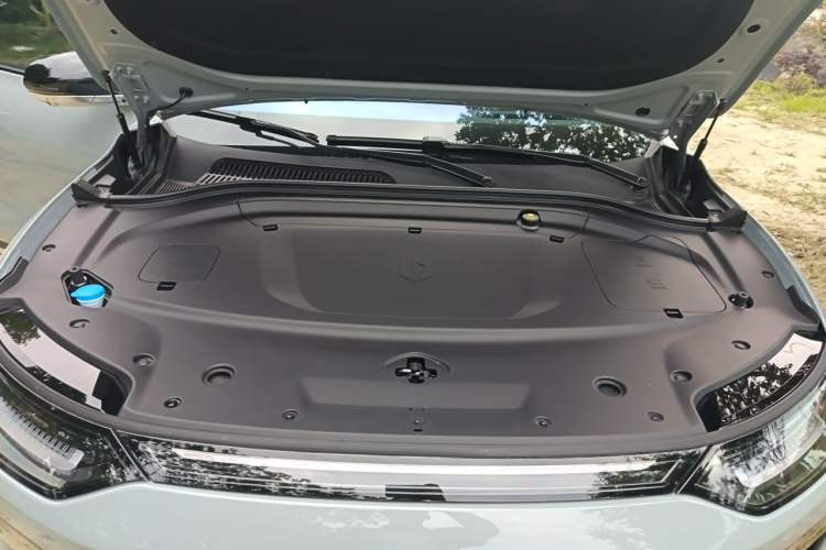 Used Leapmotor C11 2026 All-Electric 640 LiDAR Prestige Edition Engine Bay
