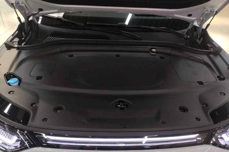Used Leapmotor C11 2026 All-Electric 640 LiDAR Prestige Edition Engine Bay