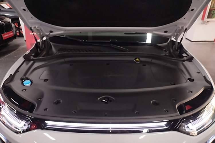 Used Leapmotor C11 2026 All-Electric 640 LiDAR Prestige Edition Engine Bay