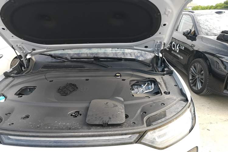 Used Leapmotor C11 2026 All-Electric 640 LiDAR Prestige Edition Engine Bay Left