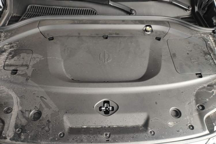Used Leapmotor C11 2026 All-Electric 640 LiDAR Prestige Edition Engine Bay