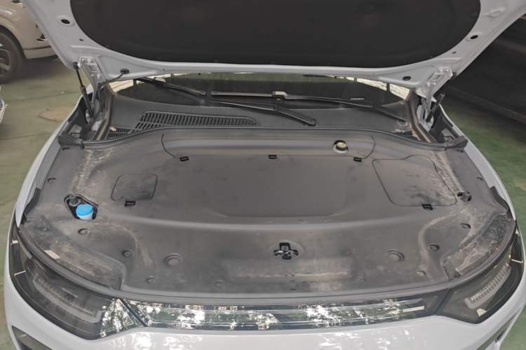 Used Leapmotor C11 2026 All-Electric 640 LiDAR Prestige Edition Engine Bay