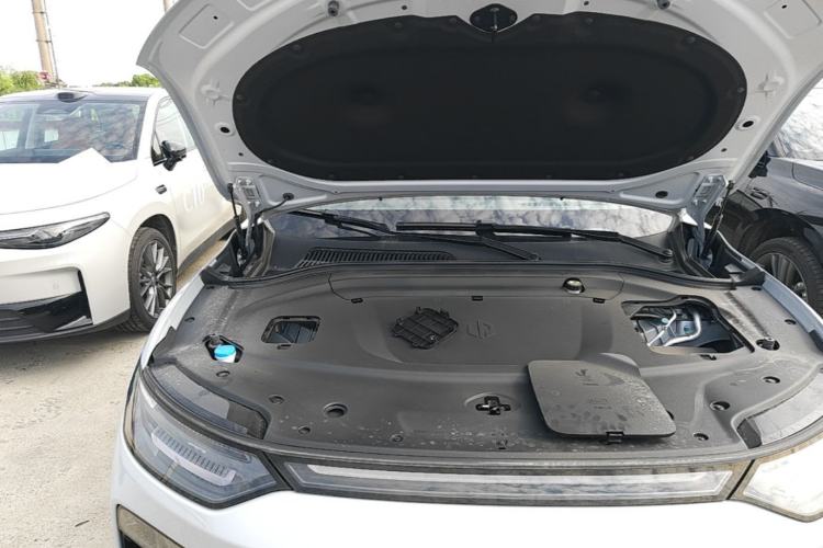 Used Leapmotor C11 2026 All-Electric 640 LiDAR Prestige Edition Engine Bay Right