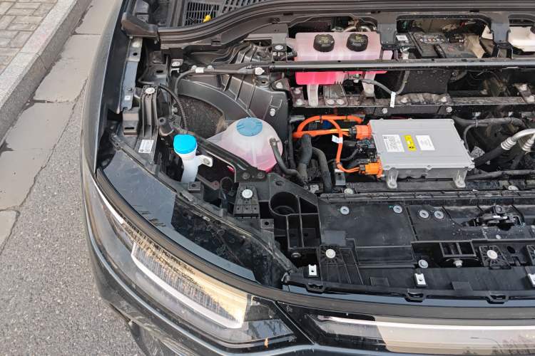Used Leapmotor C11 2026 All-Electric 640 LiDAR Prestige Edition Engine Bay Right