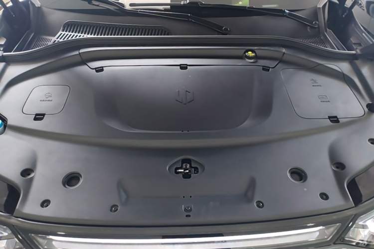 Used Leapmotor C11 2026 All-Electric 640 LiDAR Prestige Edition Engine Bay