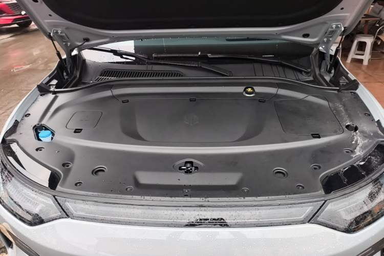 Used Leapmotor C11 2026 All-Electric 640 LiDAR Prestige Edition Engine Bay