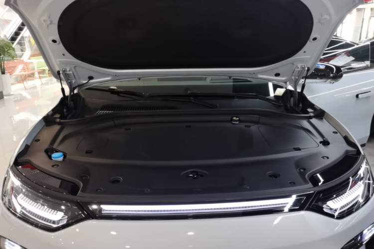 Used Leapmotor C11 2026 All-Electric 640 LiDAR Prestige Edition Engine Bay