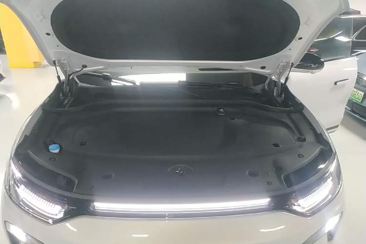 Used Leapmotor C11 2026 All-Electric 640 LiDAR Prestige Edition Engine Bay
