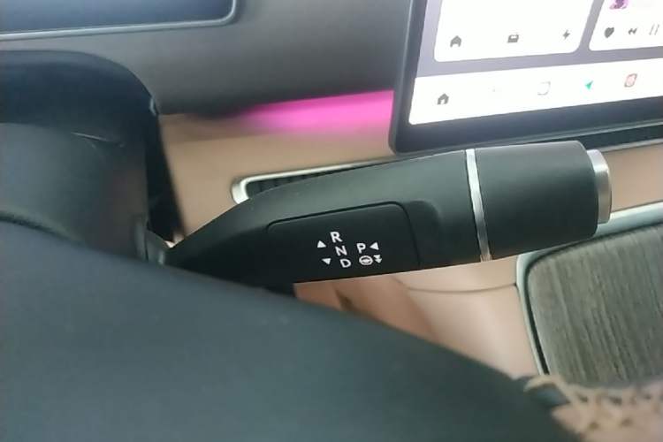 Used Leapmotor C11 2026 All-Electric 640 LiDAR Prestige Edition Gear Lever