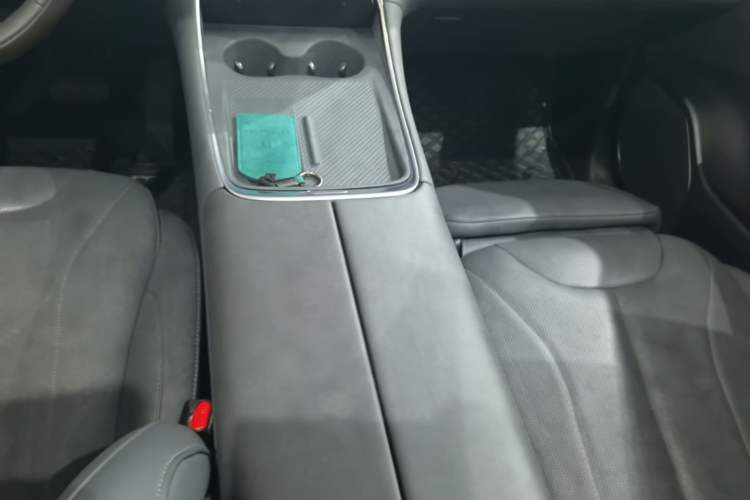 Used Leapmotor C11 2026 All-Electric 640 LiDAR Prestige Edition Gear Lever