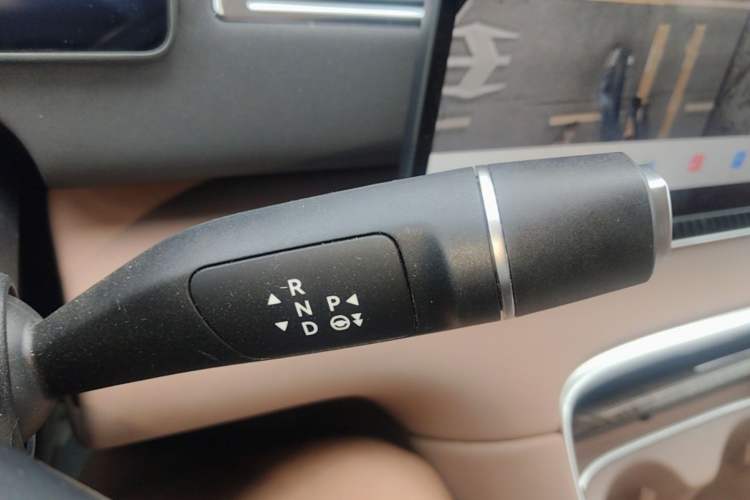 Used Leapmotor C11 2026 All-Electric 640 LiDAR Prestige Edition Gear Lever