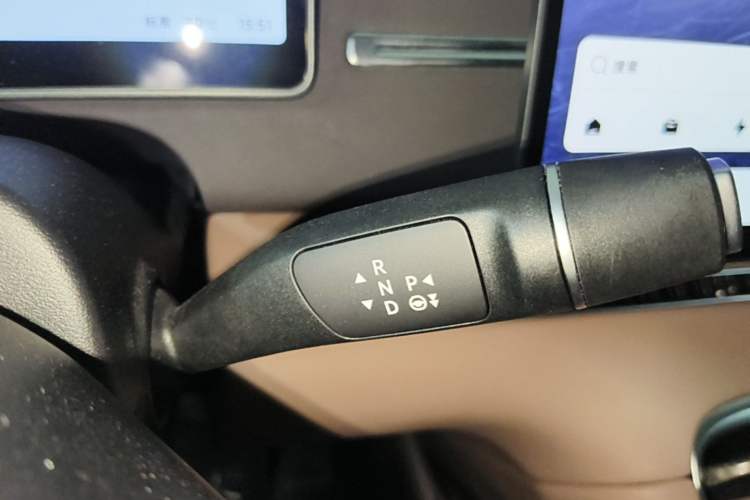 Used Leapmotor C11 2026 All-Electric 640 LiDAR Prestige Edition Gear Lever
