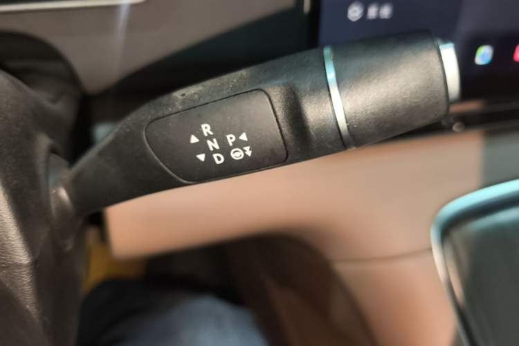 Used Leapmotor C11 2026 All-Electric 640 LiDAR Prestige Edition Gear Lever