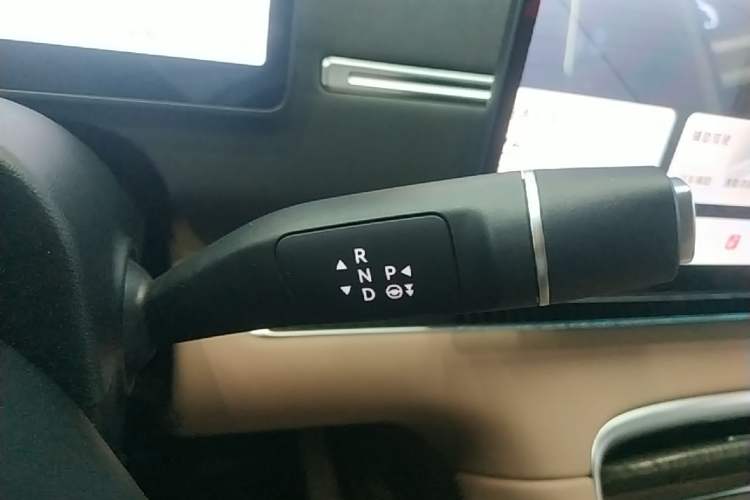 Used Leapmotor C11 2026 All-Electric 640 LiDAR Prestige Edition Gear Lever