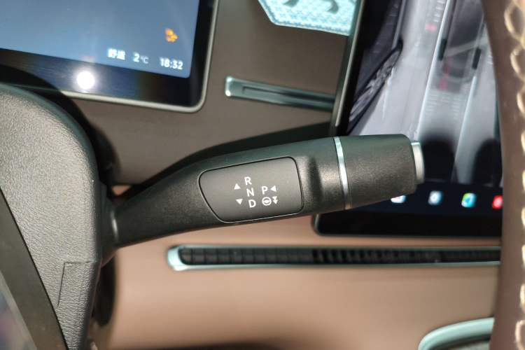 Used Leapmotor C11 2026 All-Electric 640 LiDAR Prestige Edition Gear Lever