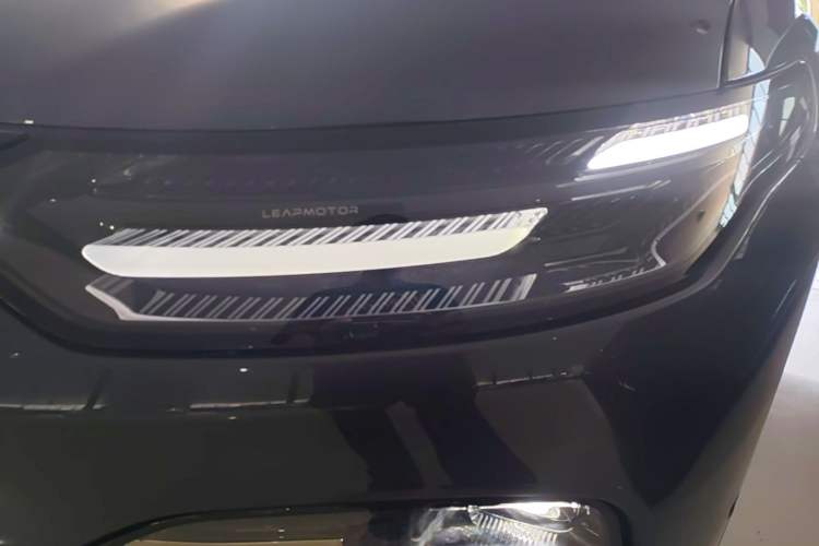 Used Leapmotor C11 2026 All-Electric 640 LiDAR Prestige Edition Left Front Headlight