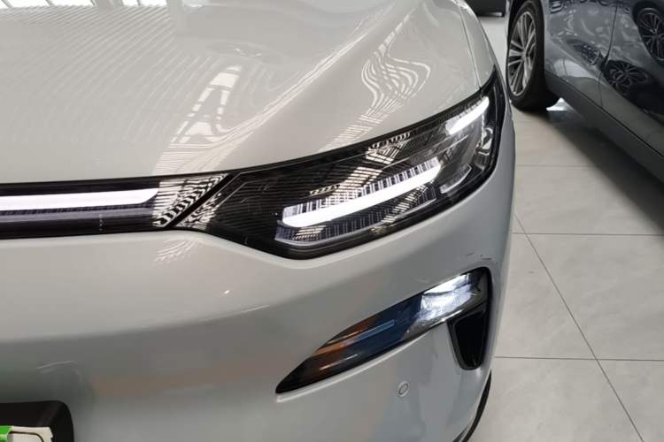 Used Leapmotor C11 2026 All-Electric 640 LiDAR Prestige Edition Left Front Headlight