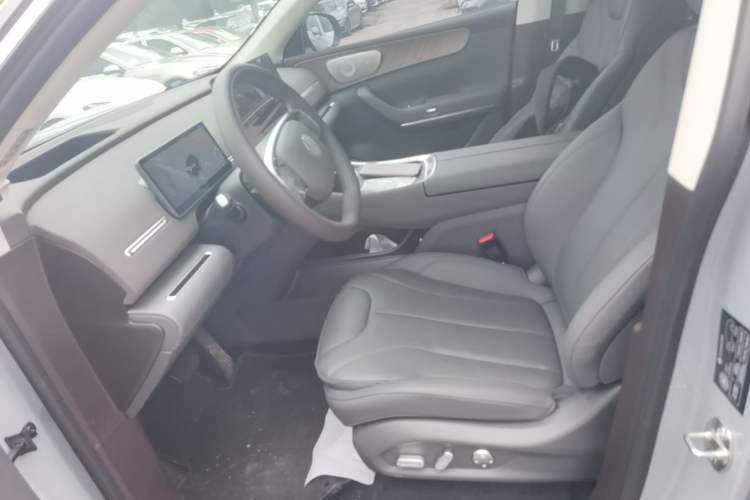 Used Leapmotor C11 2026 Range-Extended 300 LiDAR Prestige Edition Left Front Seat