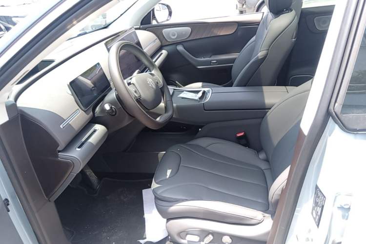 Used Leapmotor C11 2026 Range-Extended 300 LiDAR Prestige Edition Left Front Seat