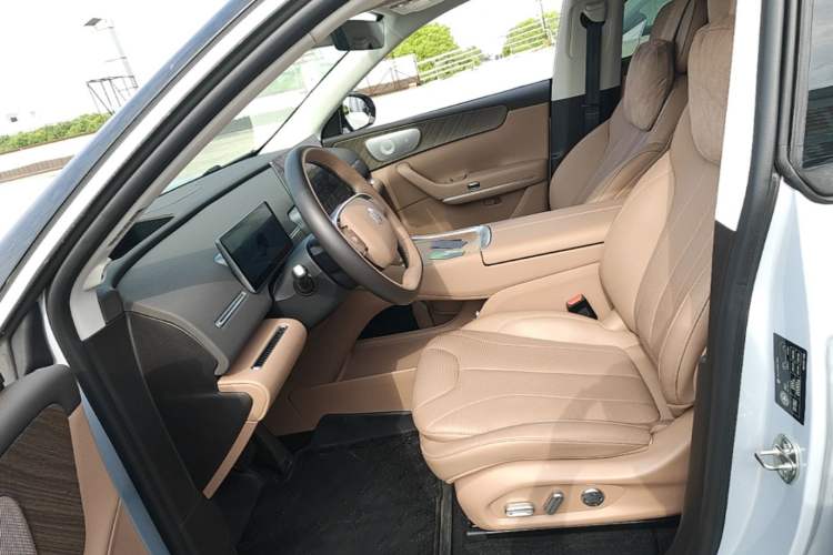 Used Leapmotor C11 2026 All-Electric 640 LiDAR Prestige Edition Left Front Seat