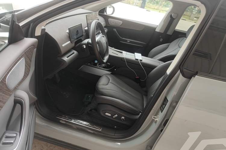 Used Leapmotor C11 2026 All-Electric 640 LiDAR Prestige Edition Left Front Seat
