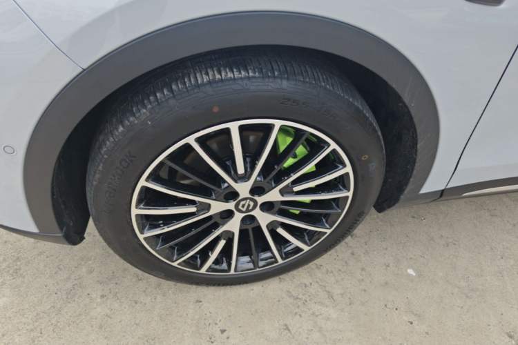 Used Leapmotor C11 2026 All-Electric 640 LiDAR Prestige Edition Left Front Wheel Hub