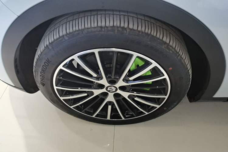 Used Leapmotor C11 2026 All-Electric 640 LiDAR Prestige Edition Left Front Wheel Hub