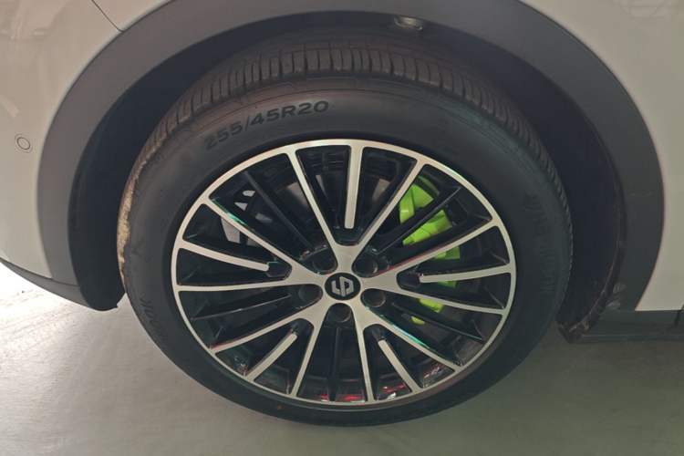 Used Leapmotor C11 2026 All-Electric 640 LiDAR Prestige Edition Left Front Wheel Hub