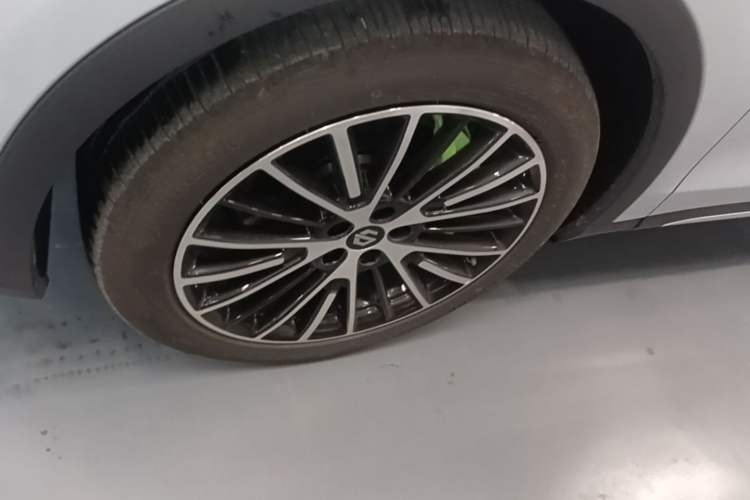 Used Leapmotor C11 2026 All-Electric 640 LiDAR Prestige Edition Left Front Wheel Hub