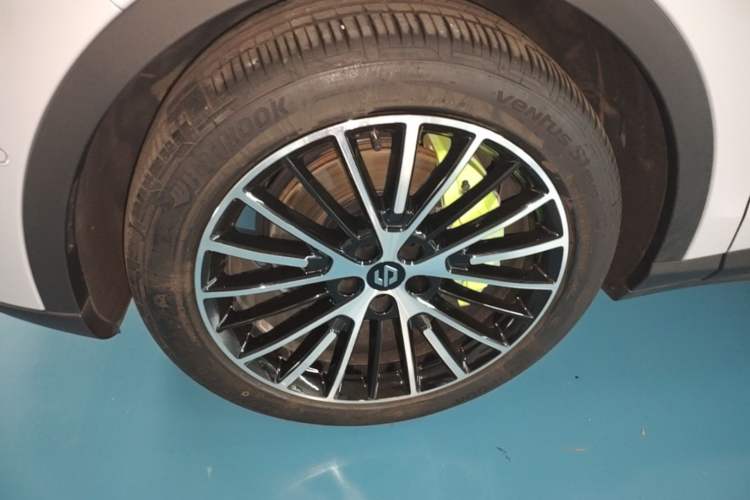 Used Leapmotor C11 2026 All-Electric 640 LiDAR Prestige Edition Left Front Wheel Hub