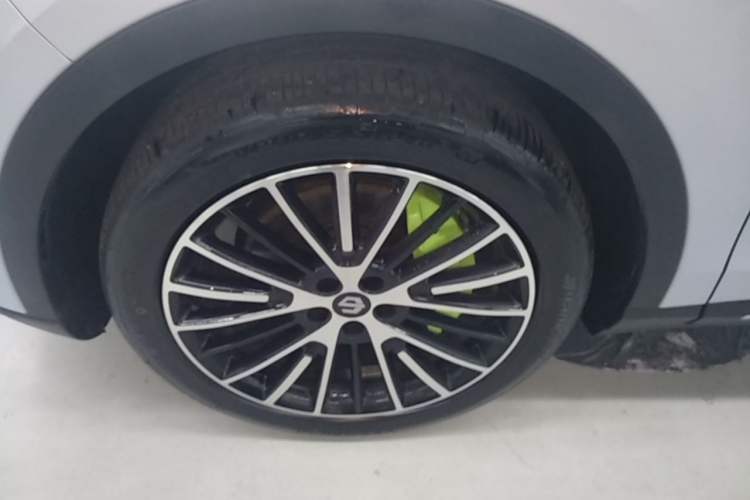 Used Leapmotor C11 2026 All-Electric 640 LiDAR Prestige Edition Left Front Wheel Hub