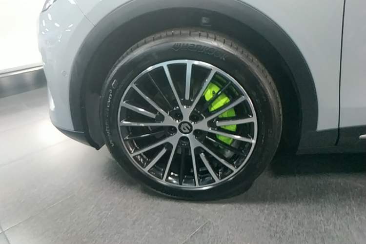 Used Leapmotor C11 2026 All-Electric 640 LiDAR Prestige Edition Left Front Wheel Hub