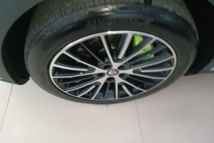 Used Leapmotor C11 2026 All-Electric 640 LiDAR Prestige Edition Left Front Wheel Hub