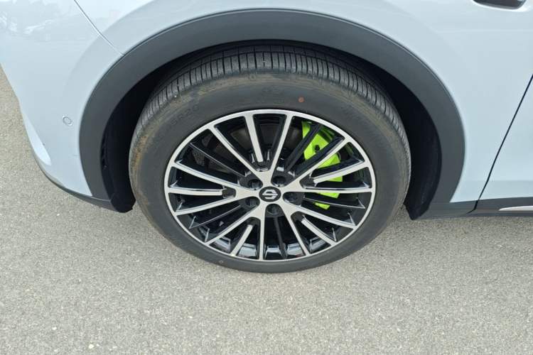 Used Leapmotor C11 2026 All-Electric 640 LiDAR Prestige Edition Left Front Wheel Hub