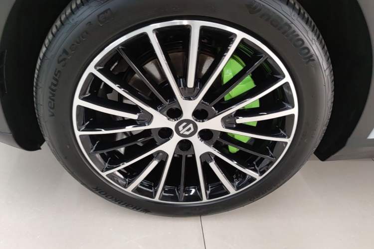 Used Leapmotor C11 2026 All-Electric 640 LiDAR Prestige Edition Left Front Wheel Hub