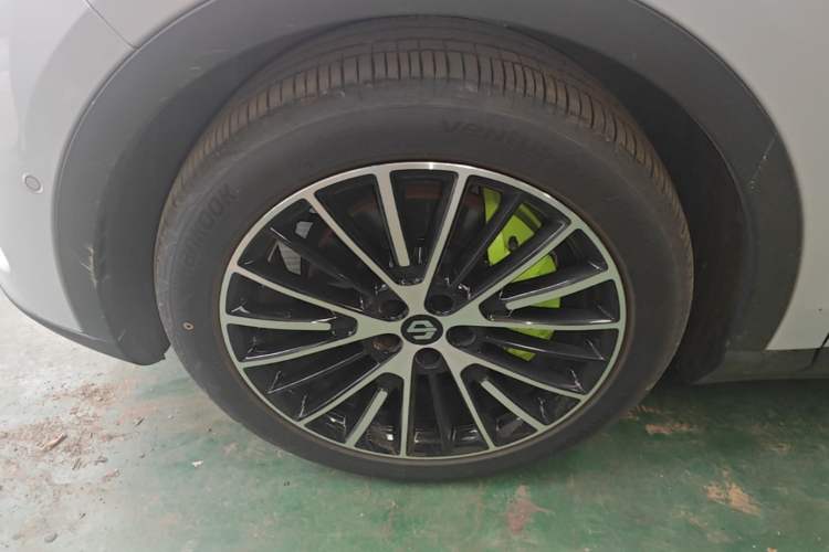 Used Leapmotor C11 2026 All-Electric 640 LiDAR Prestige Edition Left Front Wheel Hub