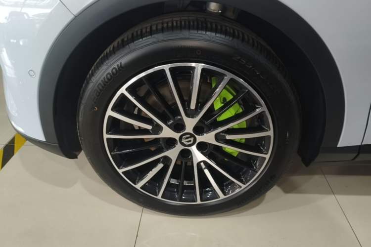 Used Leapmotor C11 2026 All-Electric 640 LiDAR Prestige Edition Left Front Wheel Hub
